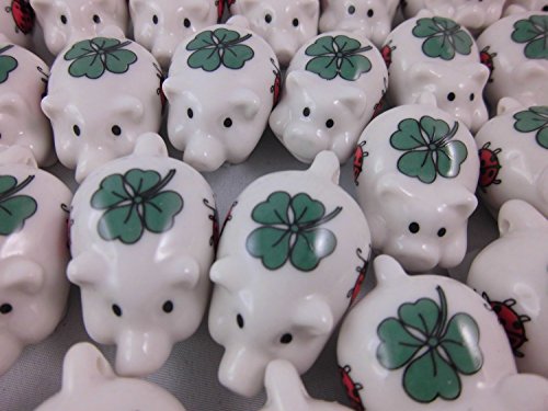 Timtina® 60 Stück Porzellan Glücksschweinchen Glücksbringer mit aufgedrucktem Glücksklee und Glückskäfer, Silvester Deko