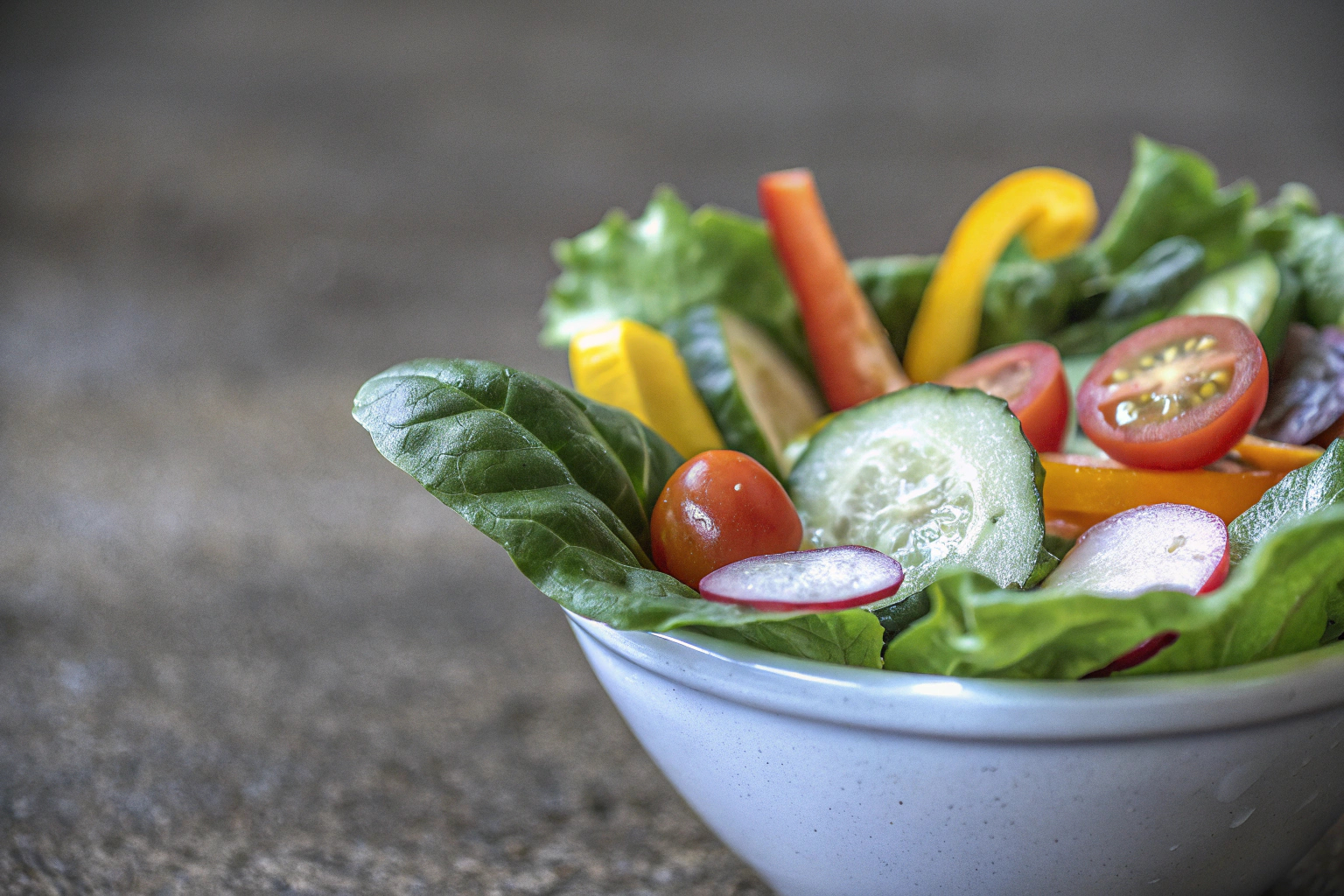 Low-Carb-Gemüsesalat