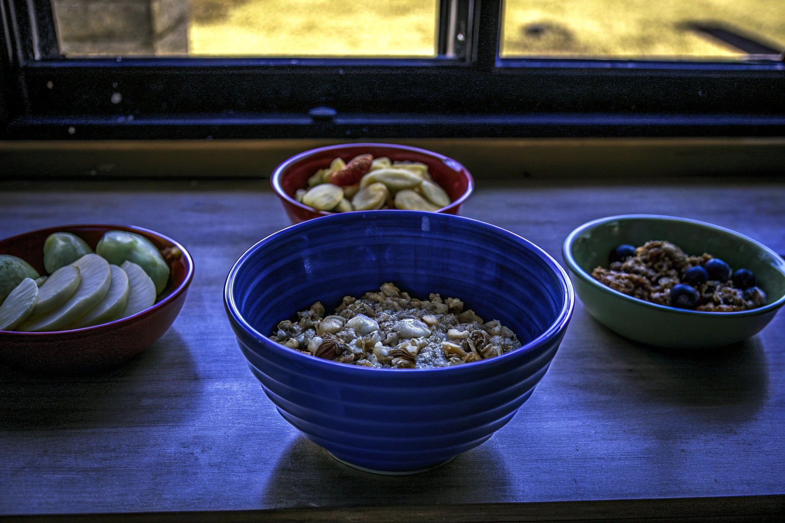Frühstückstisch mit selbstgemachtem Müsli