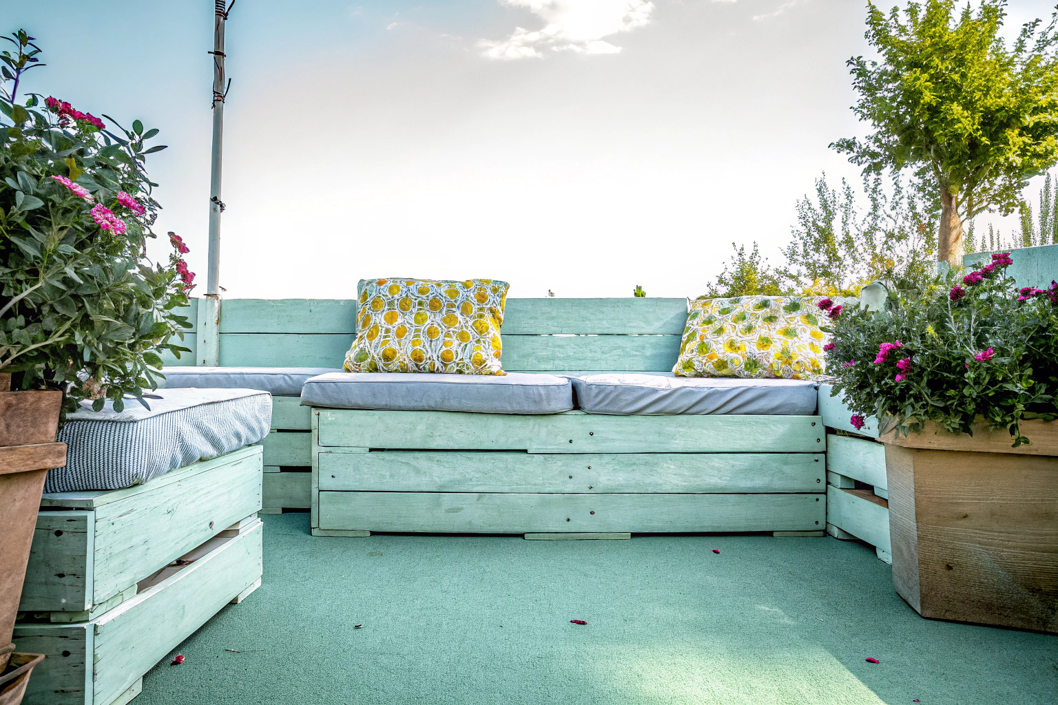 DIY-Outdoorsofa aus Paletten
