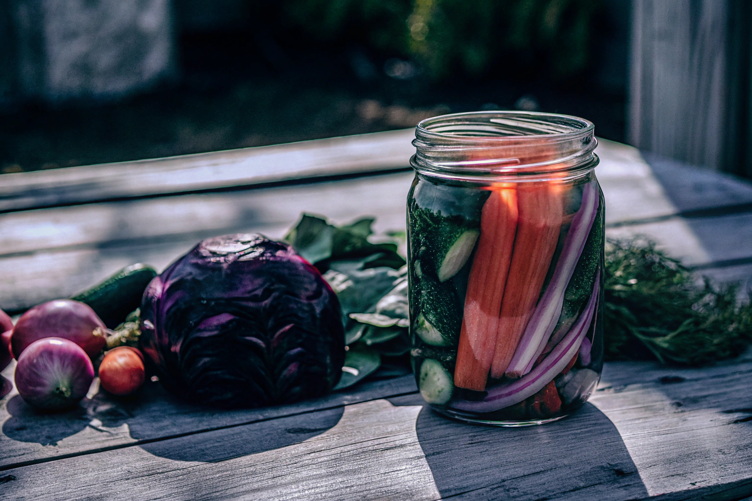 Fermentiertes Gemüse im Glas