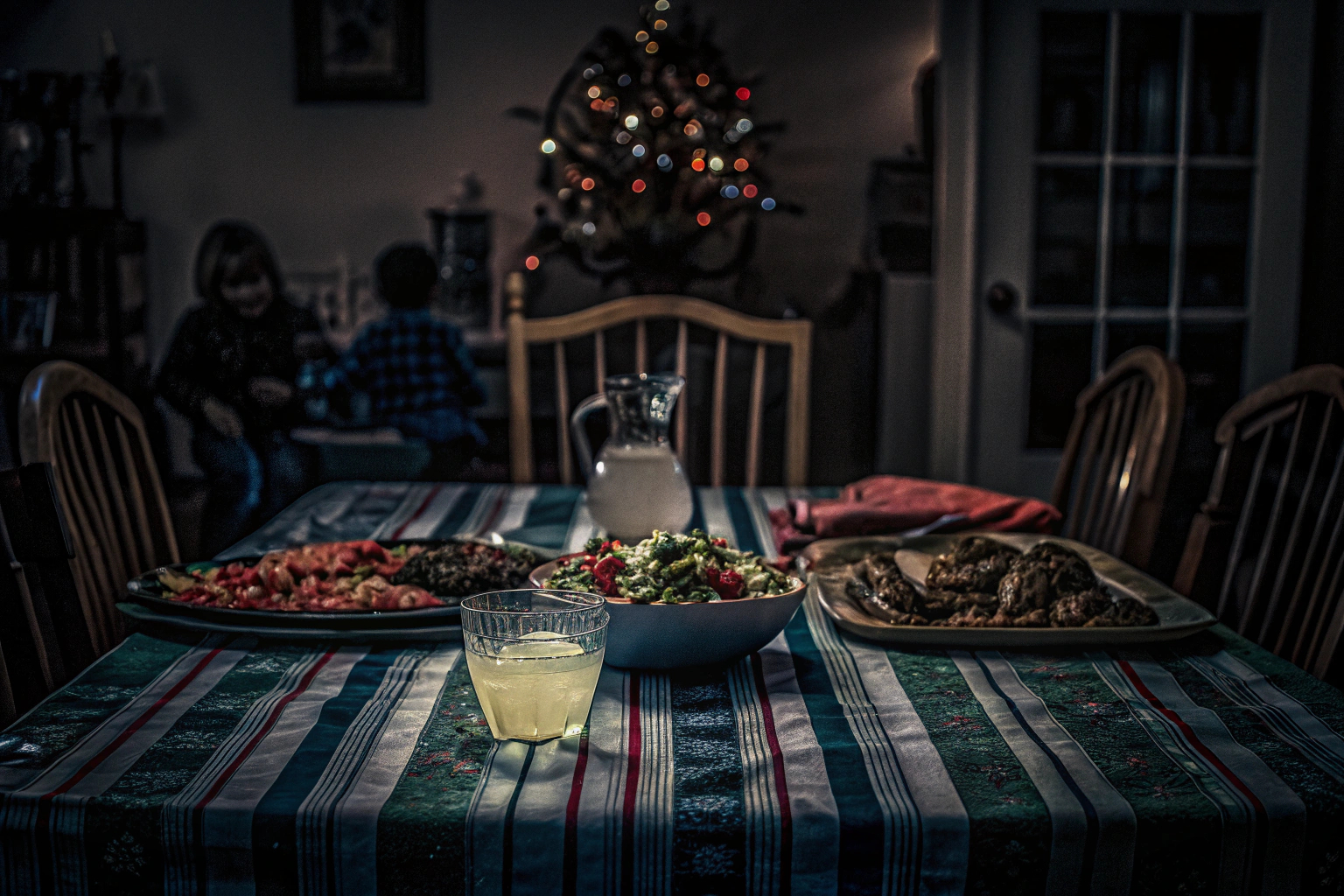 Fröhliches Familienessen