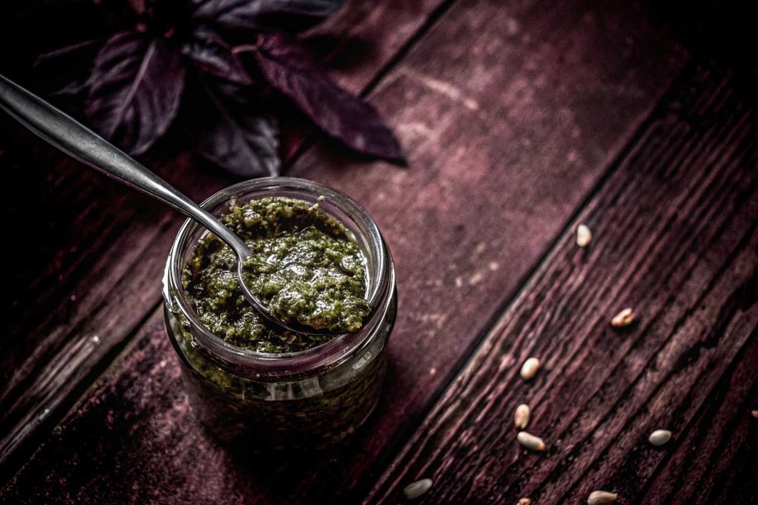 Frisches Pesto im Glas