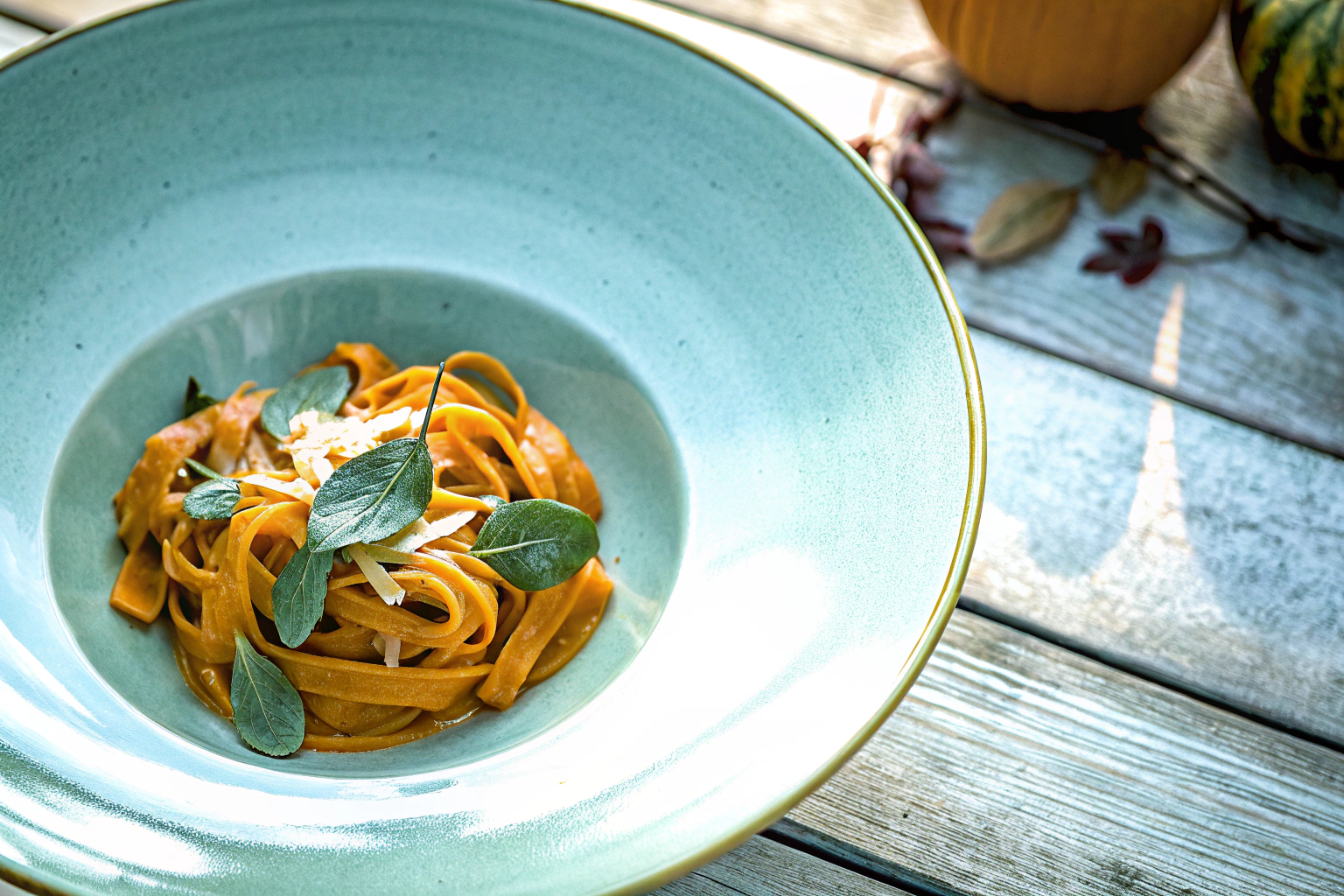 Kürbis-Pasta mit Salbei