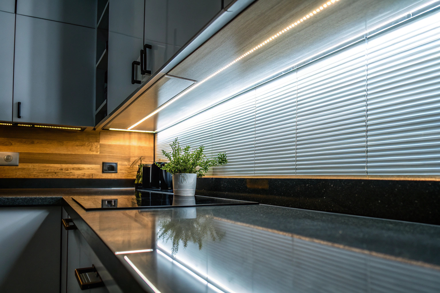 Küche mit LED-Unterbauleuchte