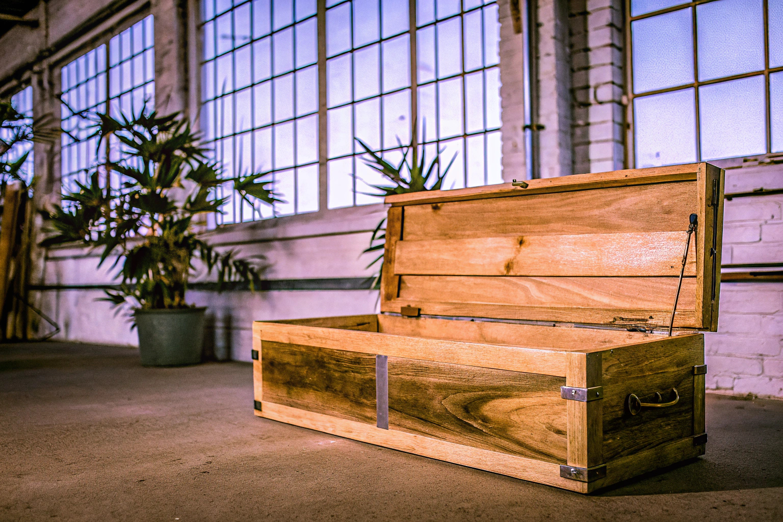 Truhenbank im Loft-Stil