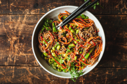 Asia Nudelpfanne mit Gemüse