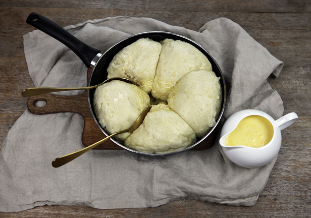 Dampfnudeln mit Vanillesoße Rezept | MEIN GENUSS