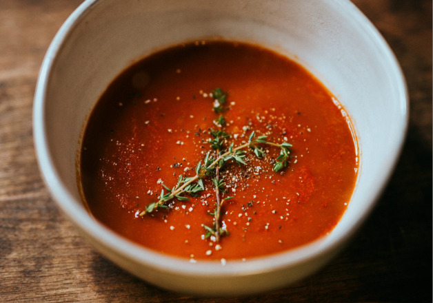 Selbstgemachte Tomaten-Paprika-Suppe