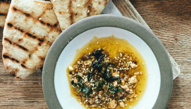 Arabisches Gericht mit Zatar Gewürz