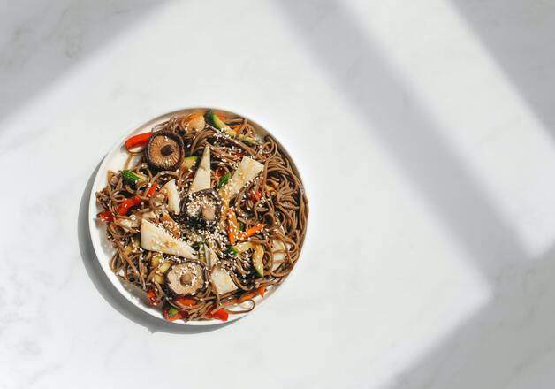 Kochen mit dem Wok-Gewürz