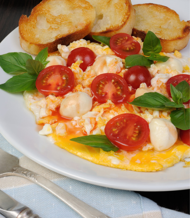 Tomate Mozzarella Rührei Tomate Mozzarella Rührei