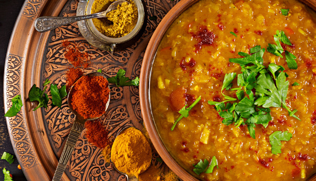 Linsen würzen mit Curry