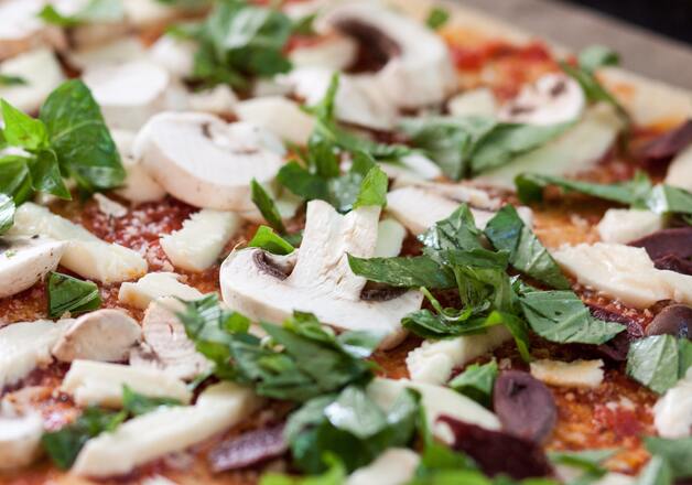 Oregano auf der Pizza