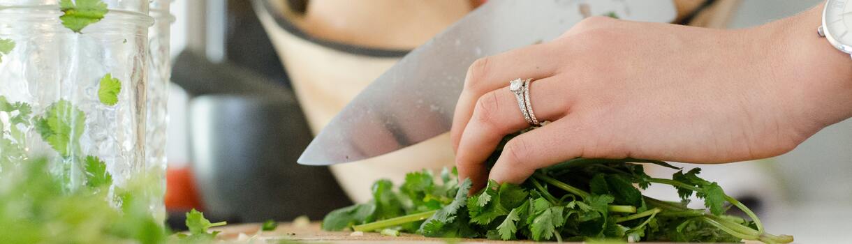 Was unterscheidet Kräuter und Gewürze?