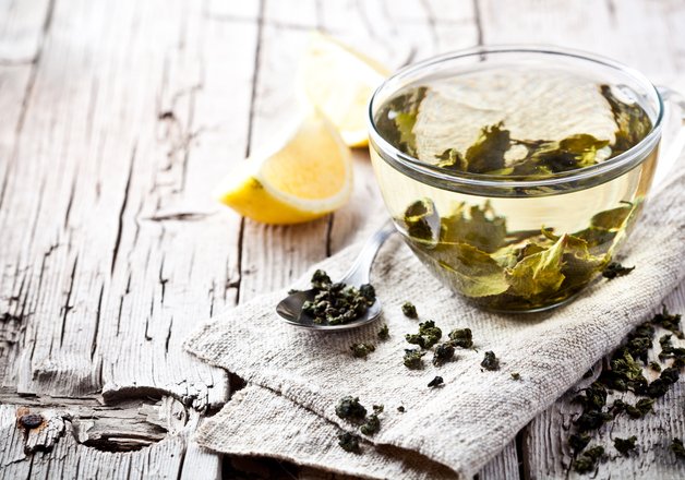 Frühstück mit grünem Tee