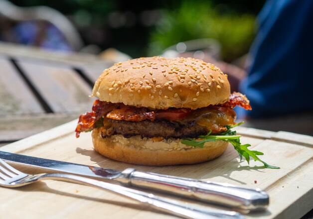 Burger fürs Barbecue Typisch amerikanische BBQ-Gerichte